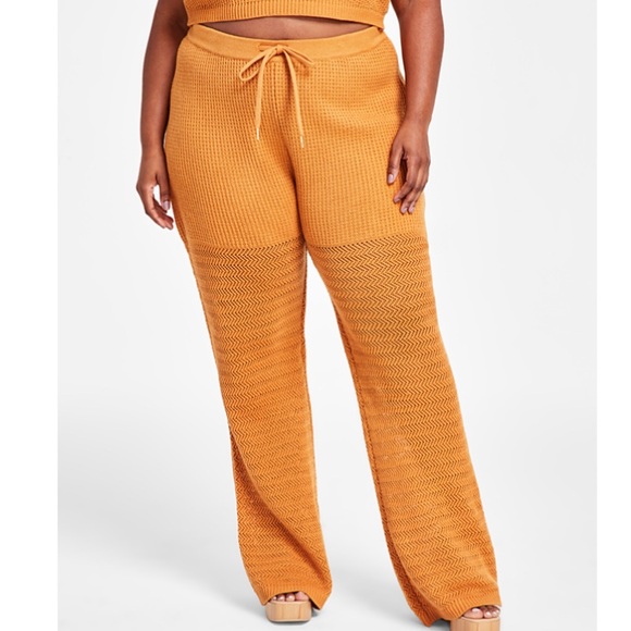 NWT High Rise Crochet Pants - Picture 1 of 4